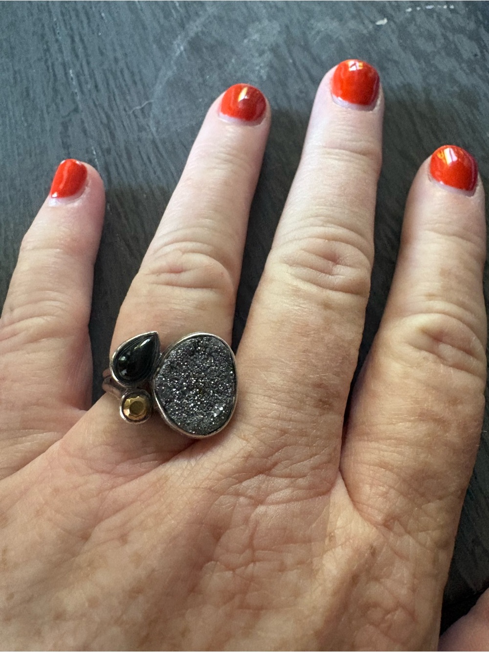 Size 9 Silpada Crystal Cave sterling silver ring with gray druzy agate stone